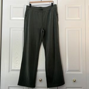 Lululemon Soft Stream Pant, size 12